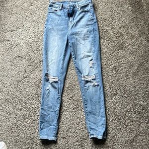 size 4 american eagle light wash ripped jeans
